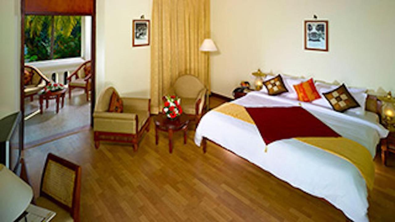 The Mascot Hotel - A Heritage Living Experience Thiruvananthapuram Exteriör bild