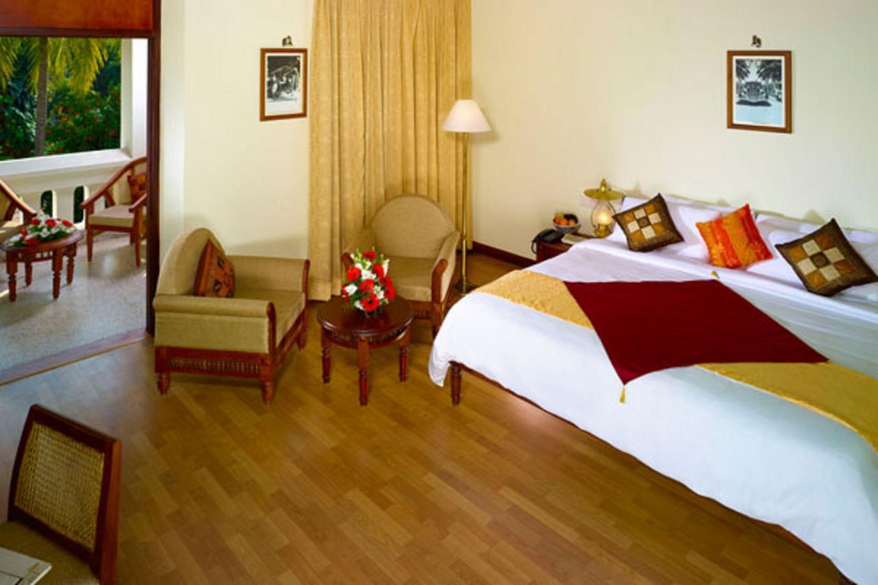 The Mascot Hotel - A Heritage Living Experience Thiruvananthapuram Exteriör bild
