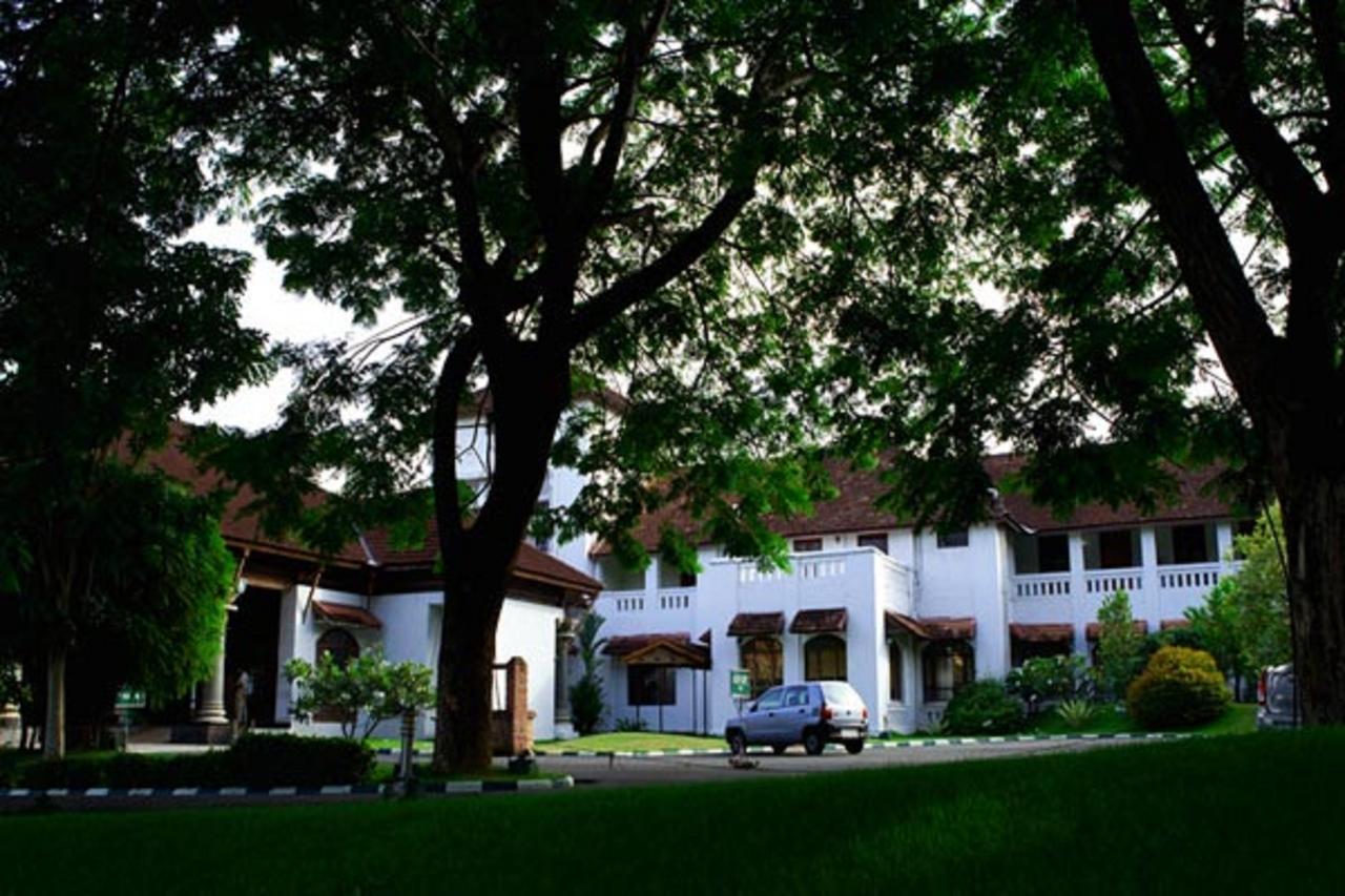 The Mascot Hotel - A Heritage Living Experience Thiruvananthapuram Exteriör bild