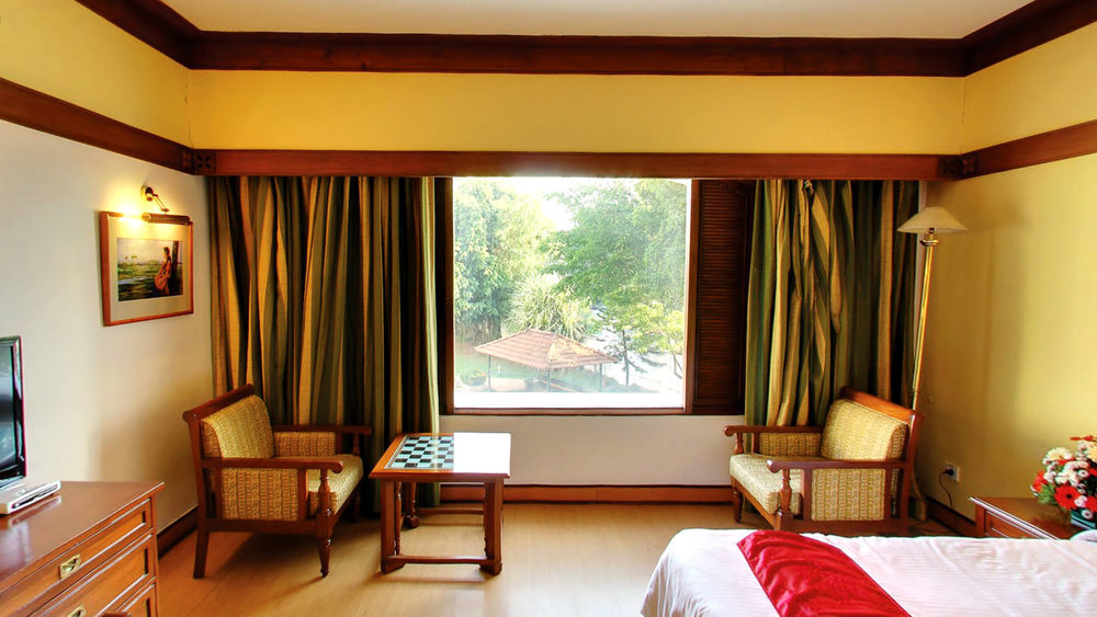 The Mascot Hotel - A Heritage Living Experience Thiruvananthapuram Exteriör bild