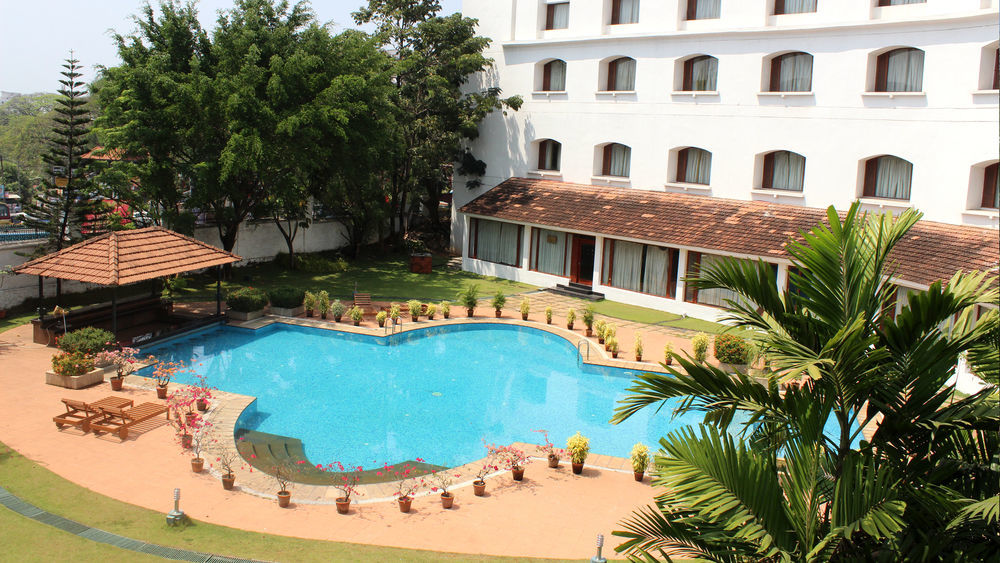 The Mascot Hotel - A Heritage Living Experience Thiruvananthapuram Exteriör bild
