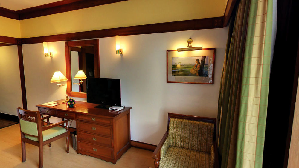 The Mascot Hotel - A Heritage Living Experience Thiruvananthapuram Exteriör bild