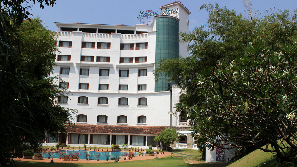 The Mascot Hotel - A Heritage Living Experience Thiruvananthapuram Exteriör bild