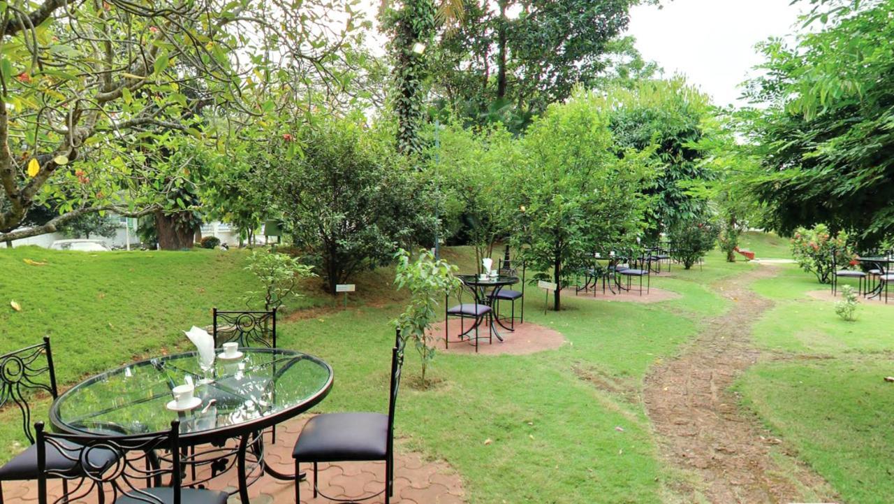 The Mascot Hotel - A Heritage Living Experience Thiruvananthapuram Exteriör bild